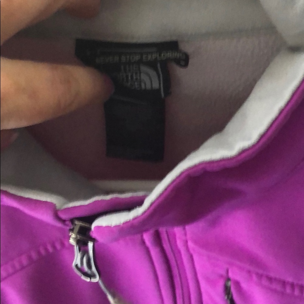 North Face jacket coat Fuchsia Like New - Picture 3 of 6